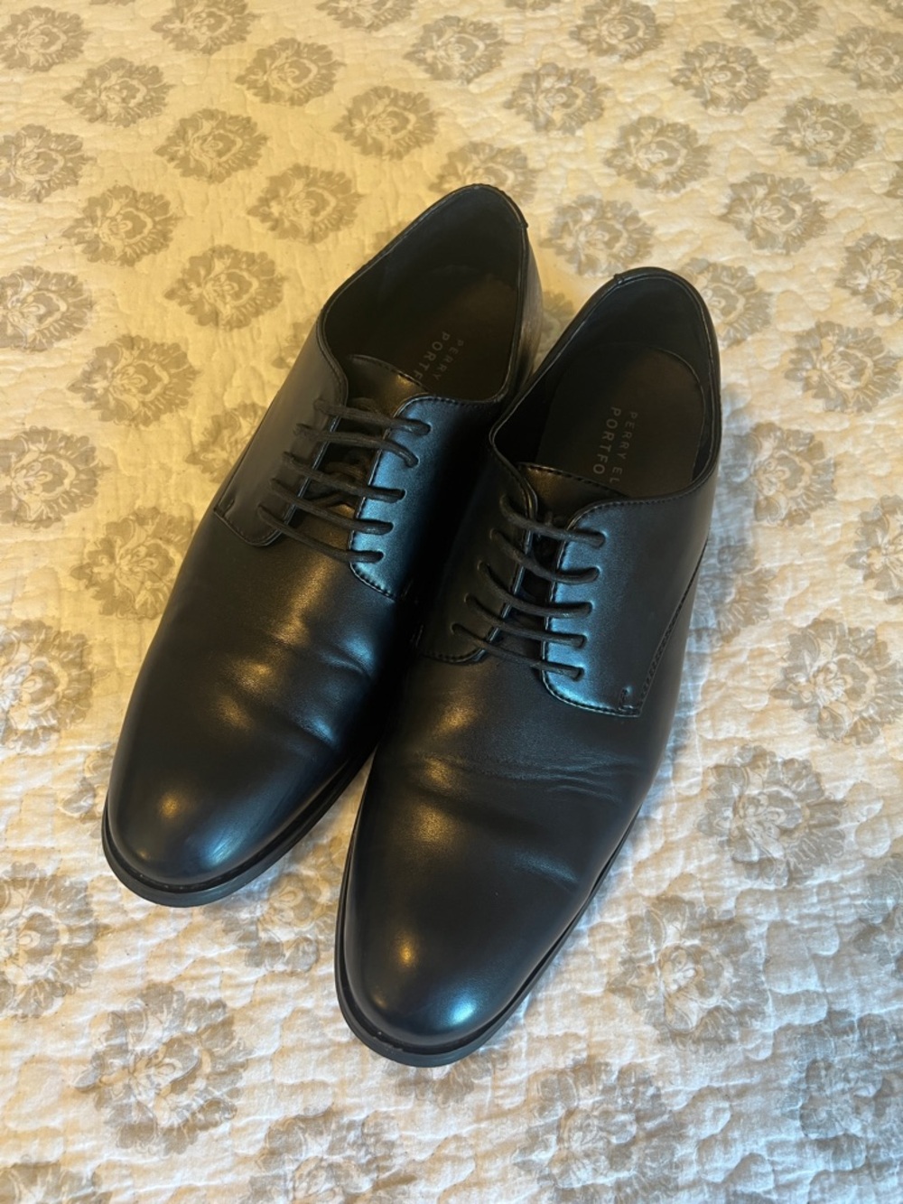Perry Ellis Black Leather Derby Dress Shoes